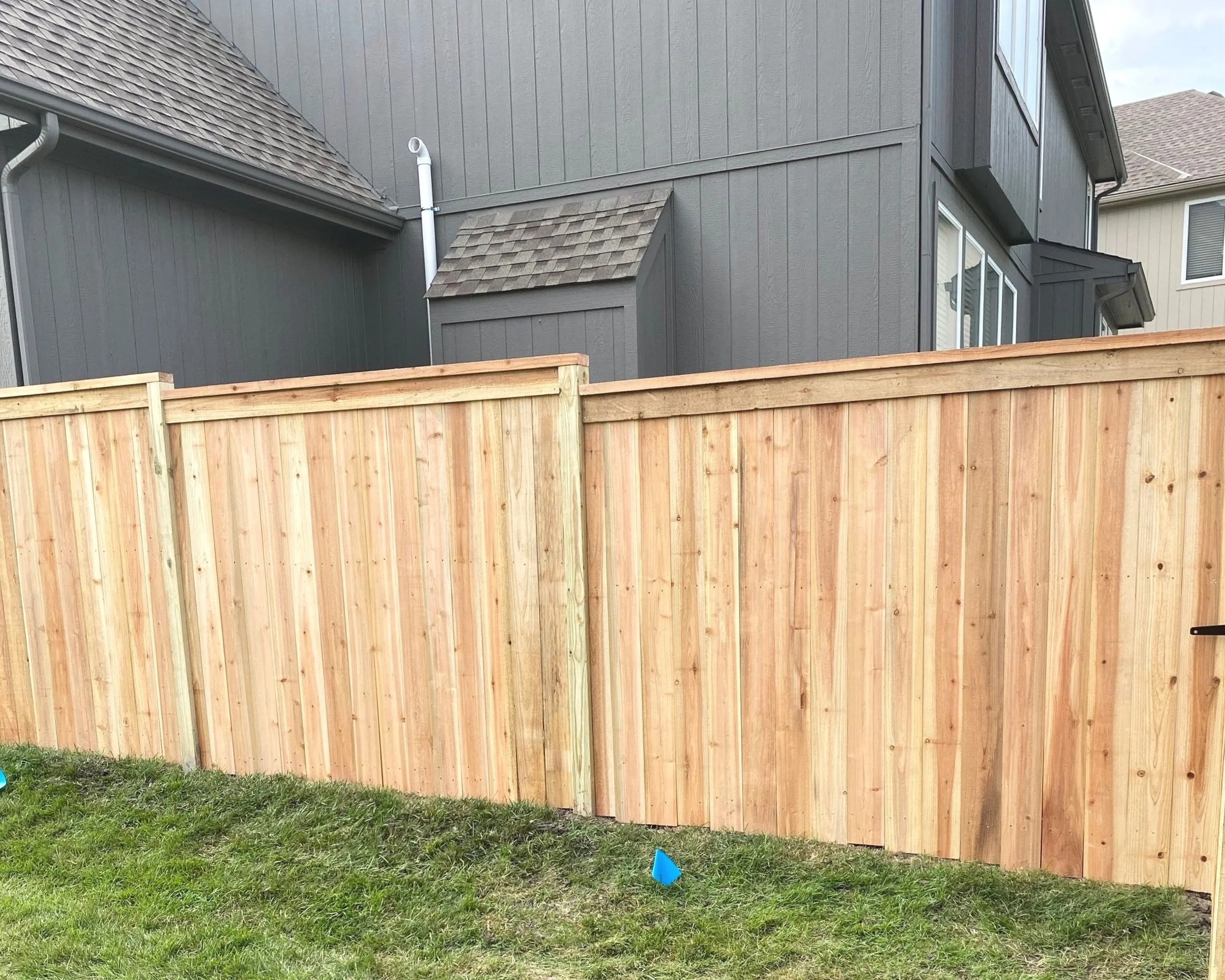 Privacy fence with horizontal boards